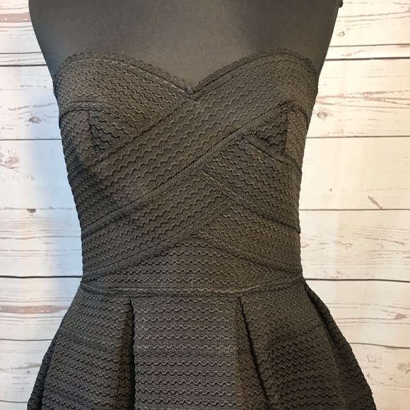 Black and White Strapless Dress - Picture 2 of 6